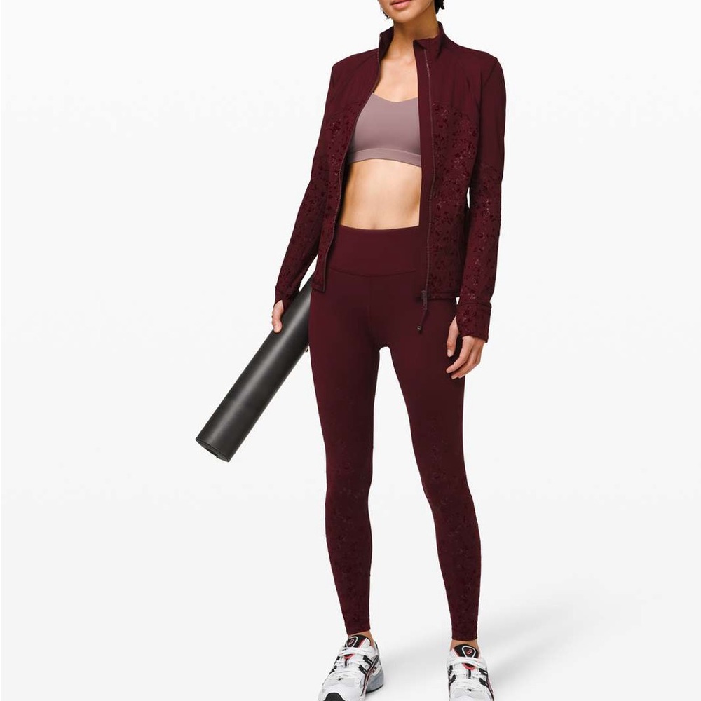 Lululemon Speed Wunder Mid-Rise Tight 28" *Speckle Shine
Garnet / Garnet Size 8